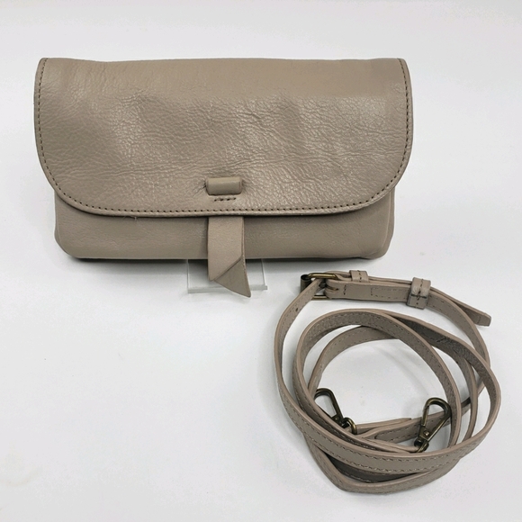 Lucky Brand Handbags - Lucky Brand Jill Convertible Crossbody Wallet